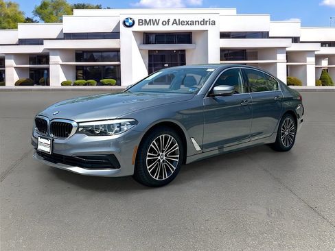 Used 2019 BMW 530i xDrive w/ Convenience Package AWD/4WD image 3