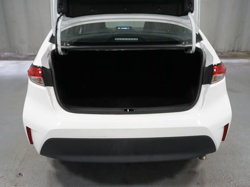 Certified 2024 Toyota Corolla LE image 31