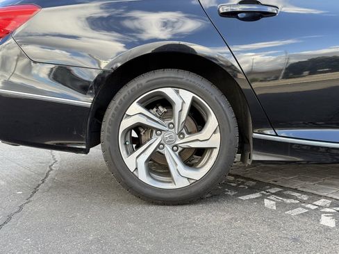 Used 2019 Honda Accord EX image 8