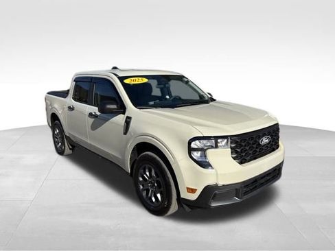 Used 2025 Ford Maverick XLT w/ Equipment Group 302A image 8