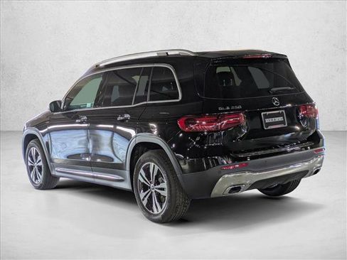 New 2025 Mercedes-Benz GLB 250 image 9