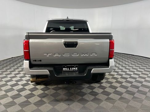 Used 2025 Toyota Tacoma TRD Off-Road image 7