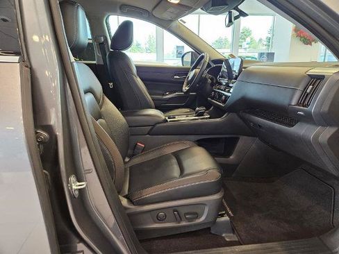 Certified 2023 Nissan Pathfinder SL image 23