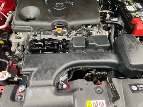 Used 2022 Toyota RAV4 XLE image 18