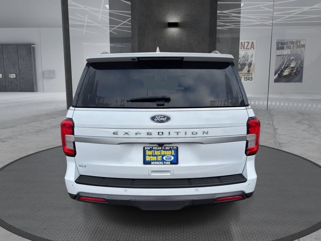 Used 2023 Ford Expedition XLT AWD/4WD image 6