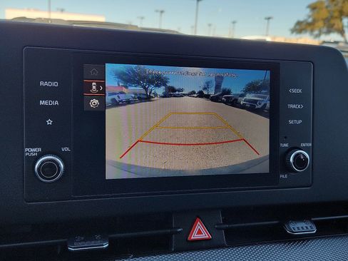 Used 2024 Kia Sportage LX image 17