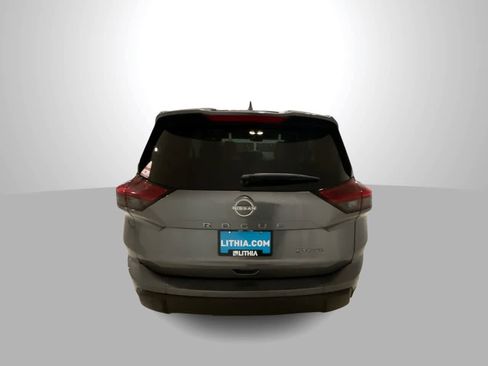 Used 2024 Nissan Rogue SV image 7