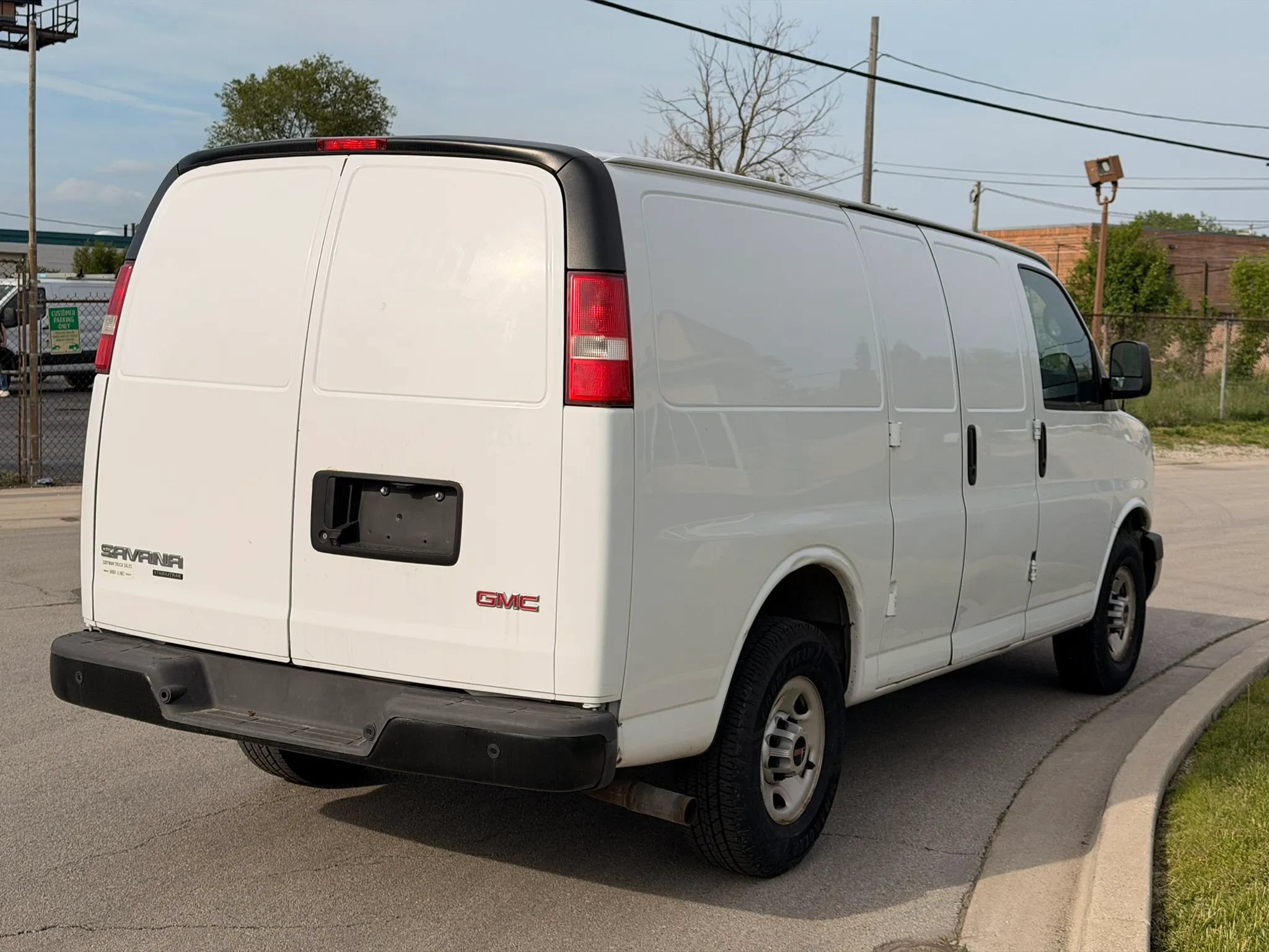 Used 2015 GMC Savana 2500 RWD image 5