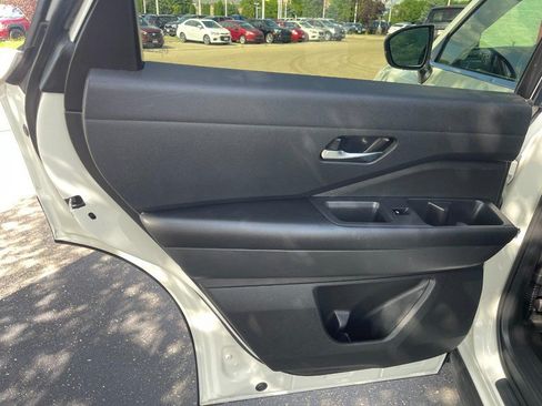 Used 2022 Nissan Pathfinder SV AWD/4WD image 20
