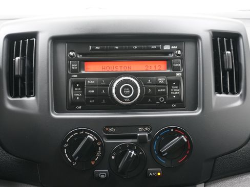 Used 2015 Chevrolet City Express LS image 14