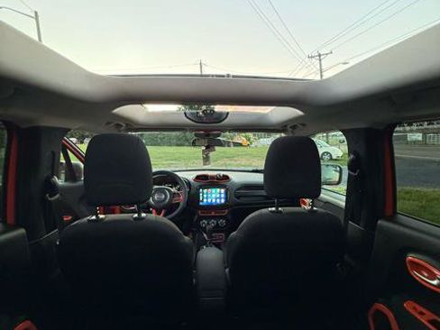 Used 2016 Jeep Renegade Sport w/ Power & Air Group FWD image 23