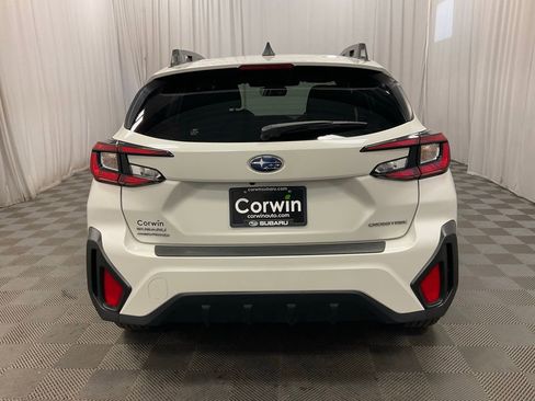 Used 2024 Subaru Crosstrek 2.0i Premium image 5