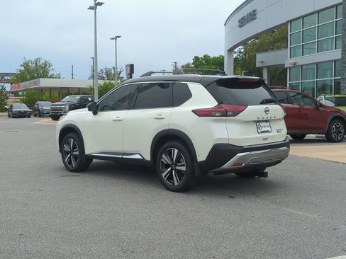 Used 2022 Nissan Rogue Platinum w/ Head-Up Display Package image 5