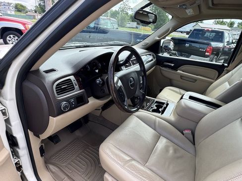 Used 2014 GMC Yukon XL Denali AWD/4WD image 18