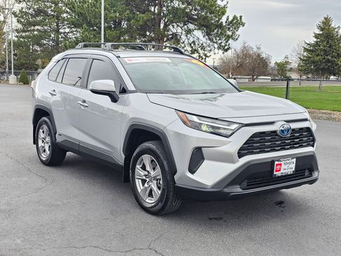 Used 2024 Toyota RAV4 XLE image 38