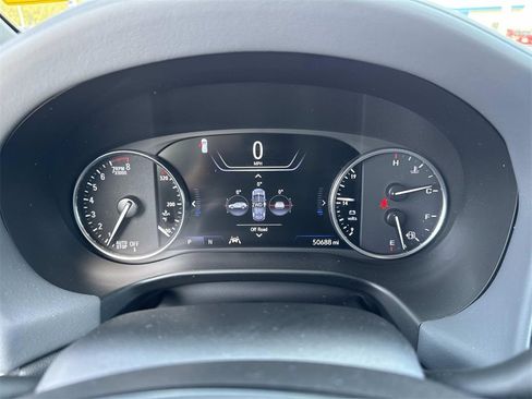 Used 2024 Buick Enclave Premium image 13