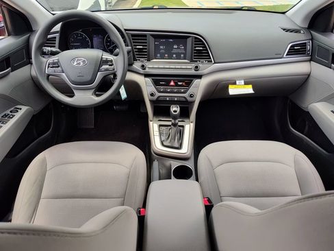 Used 2018 Hyundai Elantra SE w/ SE Connectivity Package 04 FWD image 29