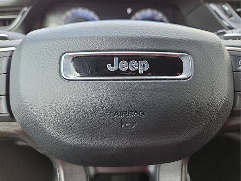 New 2026 Jeep Grand Cherokee Limited w/ Luxury Tech Group II image 22