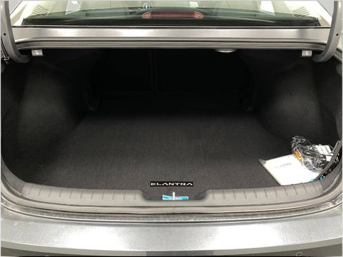 Certified 2023 Hyundai Elantra Limited FWD image 5