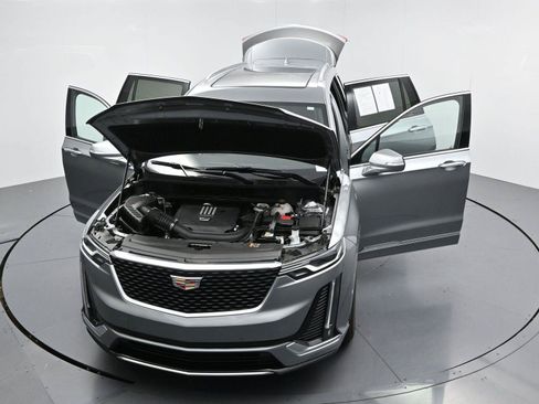 Certified 2025 Cadillac XT6 Luxury FWD image 40