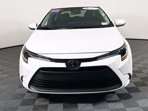 Certified 2025 Toyota Corolla LE FWD image 2