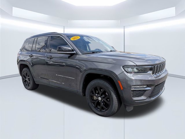 Used 2022 Jeep Grand Cherokee Limited w/ Trailer Tow Prep Group (B) RWD image 2