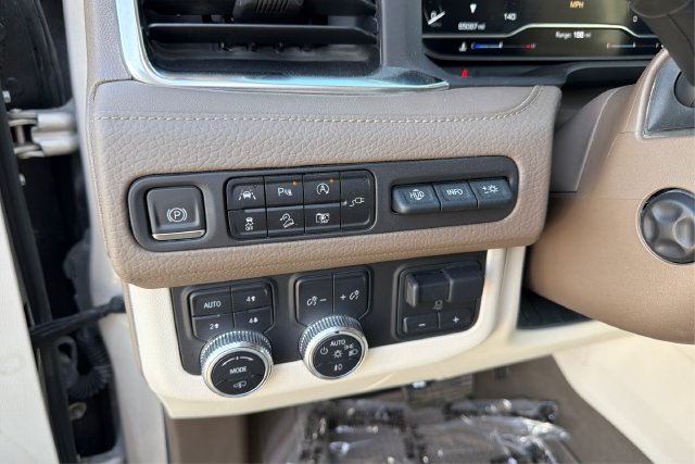 Used 2022 GMC Yukon Denali w/ Max Trailering Package AWD/4WD image 17