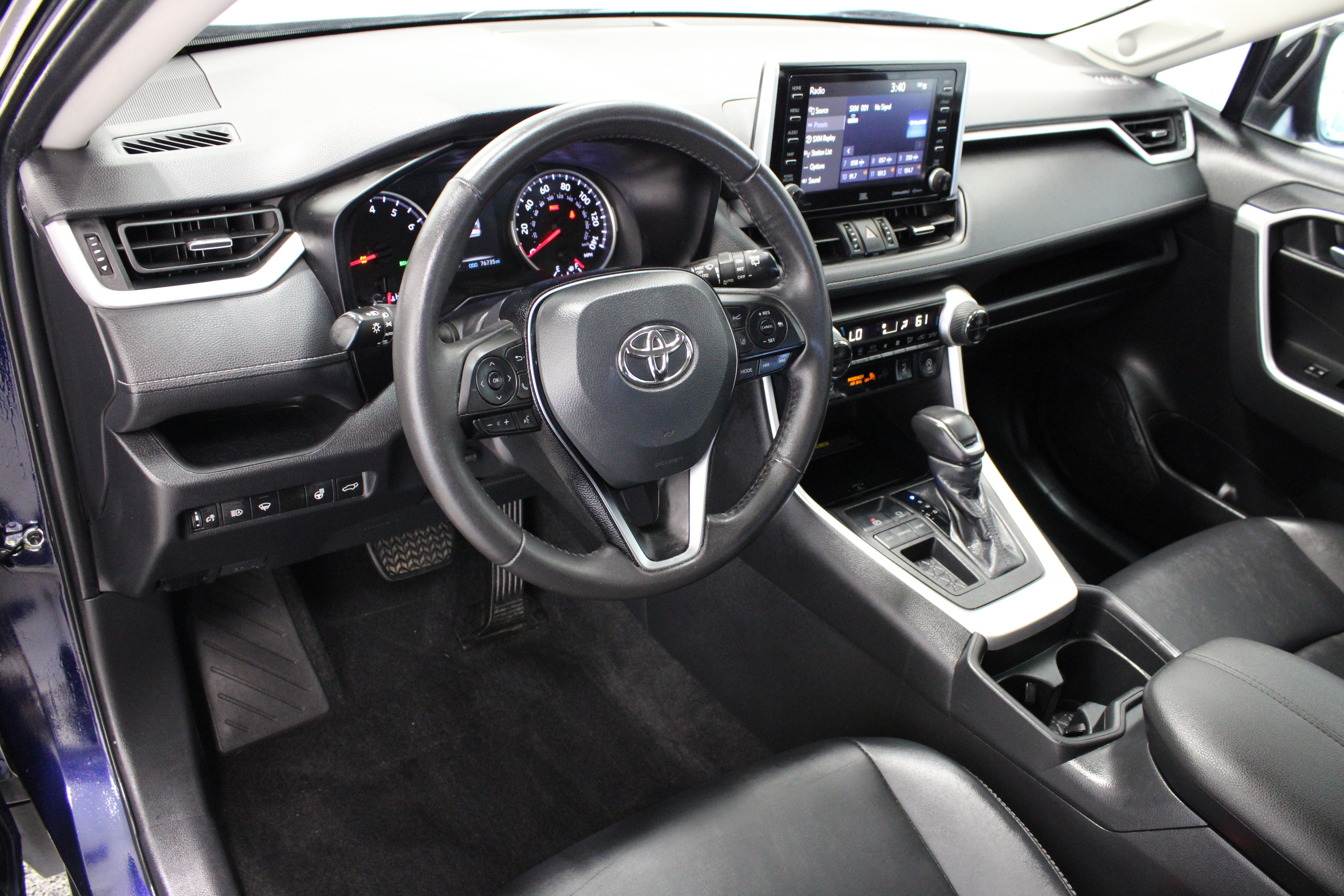 Used 2021 Toyota RAV4 XLE Premium FWD image 13