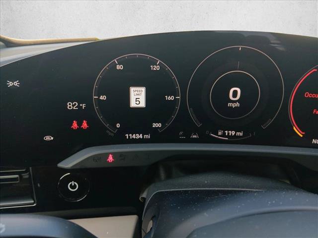Used 2022 Porsche Taycan 4S AWD/4WD image 11