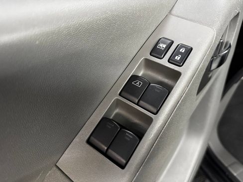 Used 2020 Nissan Frontier SV w/ Midnight Edition Floor Mats AWD/4WD image 23