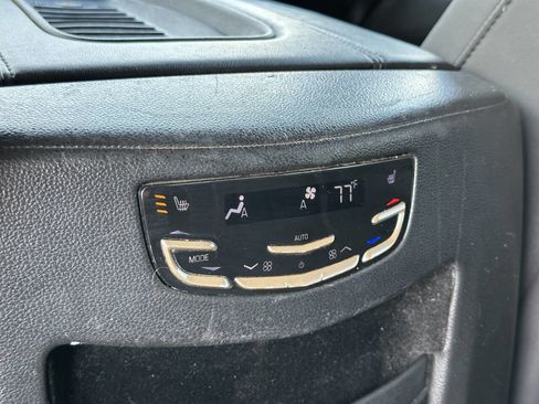 Used 2018 Cadillac Escalade 4WD image 33