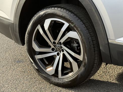 Used 2023 Volkswagen Atlas SEL image 39