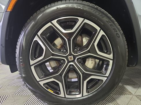 Used 2024 Rivian R1S Adventure Dual AWD/4WD image 9