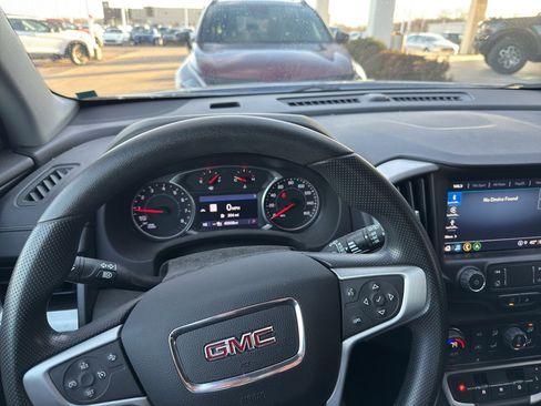 Used 2022 GMC Terrain SLE w/ Driver Convenience Package image 11