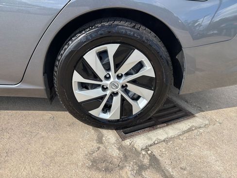 Used 2024 Nissan Altima 2.5 S image 29