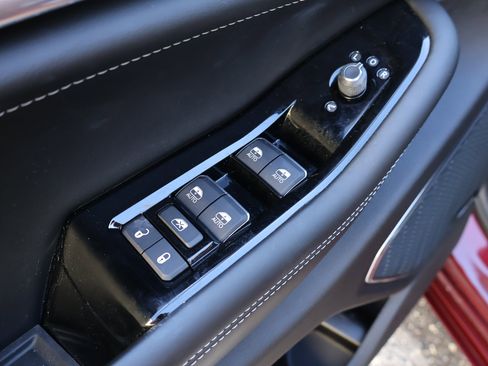 Used 2023 Jeep Grand Cherokee Overland image 16