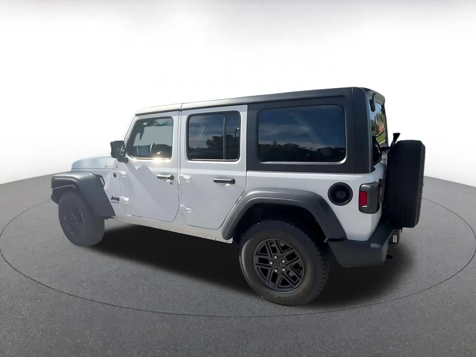 Used 2025 Jeep Wrangler Unlimited Sport AWD/4WD image 9