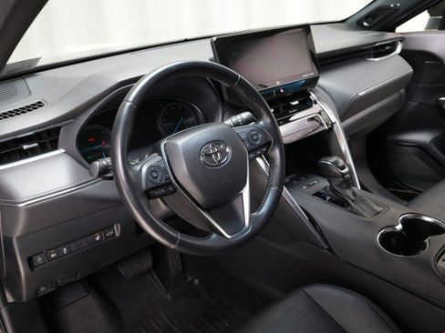 Used 2021 Toyota Venza XLE image 39