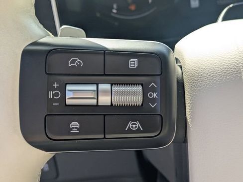 Used 2025 Hyundai Santa Fe SEL FWD image 17