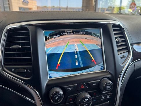 Used 2016 Jeep Grand Cherokee High Altitude AWD/4WD image 12