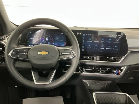 New 2027 Chevrolet Equinox LT w/ Safety and Technology Package AWD/4WD image 17
