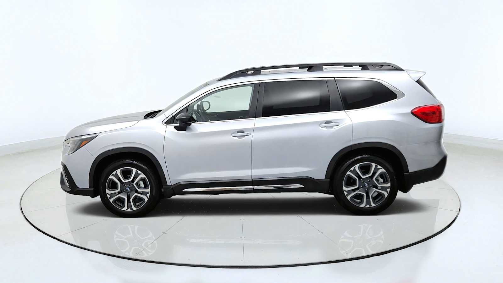 Certified 2025 Subaru Ascent Limited AWD/4WD image 5