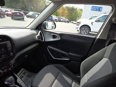 Used 2023 Kia Soul LX w/ Option Group 015 image 10