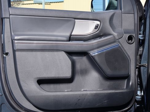 Used 2025 Ford Expedition Active image 11