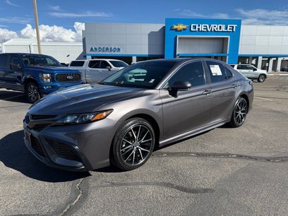 Used 2022 Toyota Camry SE w/ Carpet Mat Package (TMS)