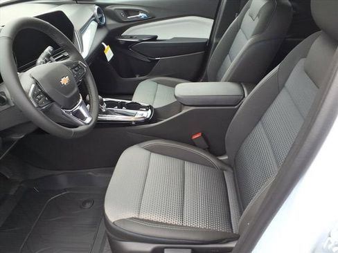 New 2026 Chevrolet Trax LT w/ Driver Confidence Package FWD image 6