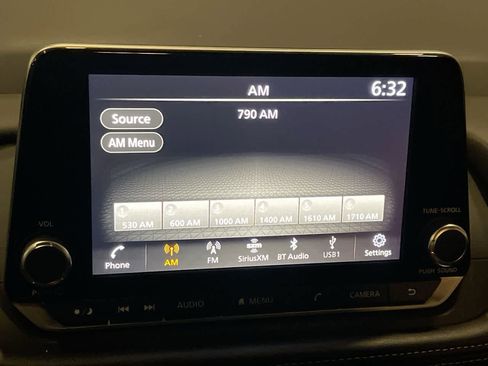 Used 2024 Nissan Rogue S image 16