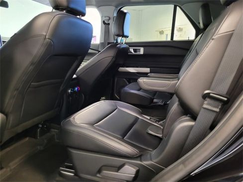 Used 2021 Ford Explorer XLT w/ Equipment Group 202A image 12