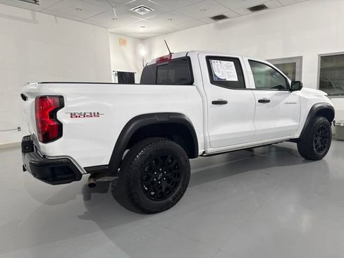 Used 2024 Chevrolet Colorado Trail Boss w/ Technology Package AWD/4WD image 11