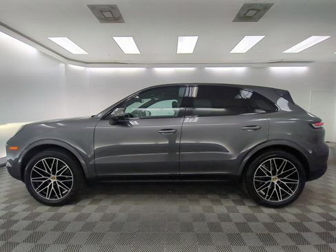 Certified 2024 Porsche Cayenne AWD/4WD image 2